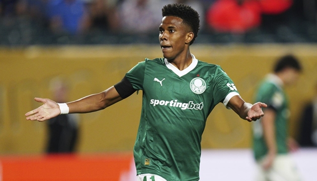 Estevao Willian: Tân binh Chelsea lập công ngay trận gặp đội bóng cũ
